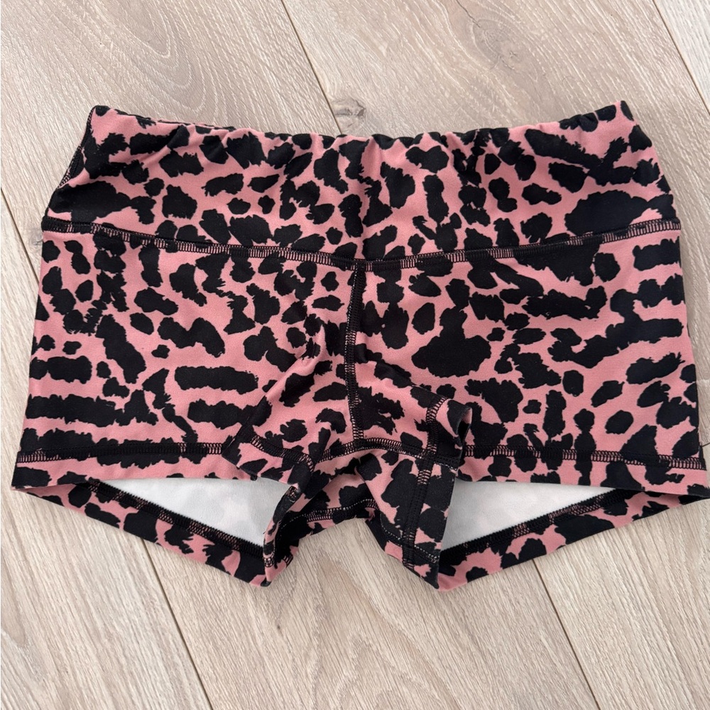 FLEO Leopard Print Women's Shorts (small)